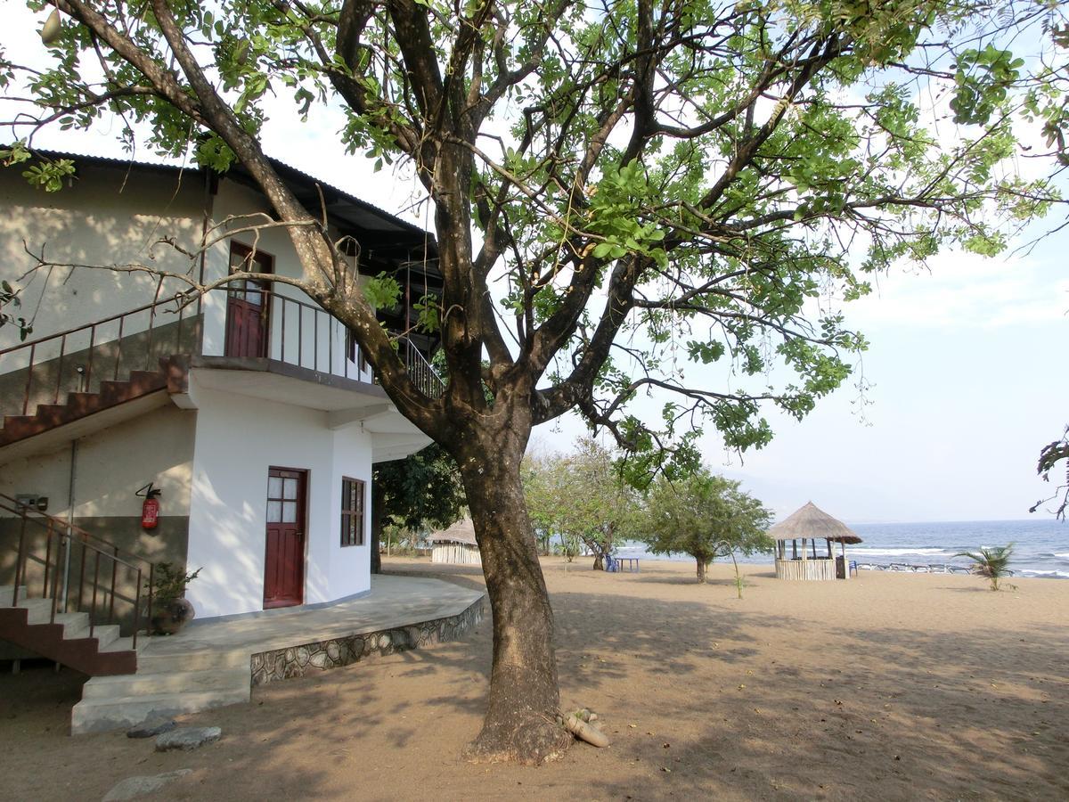Matema Lake Shore Resort Екстериор снимка