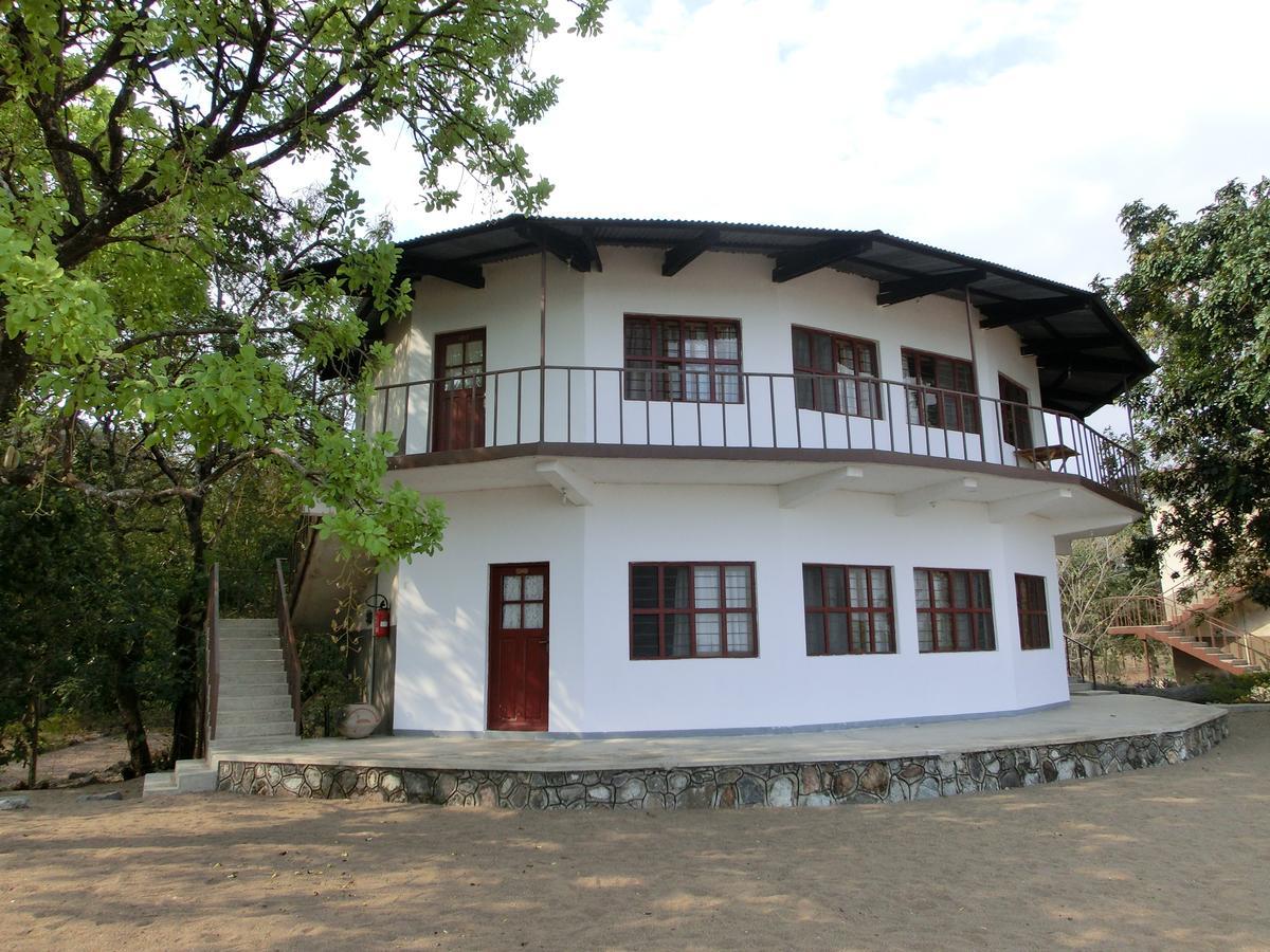 Matema Lake Shore Resort Екстериор снимка