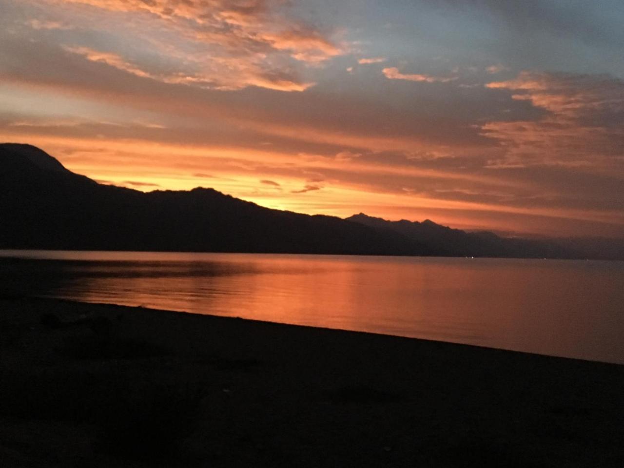 Matema Lake Shore Resort Екстериор снимка